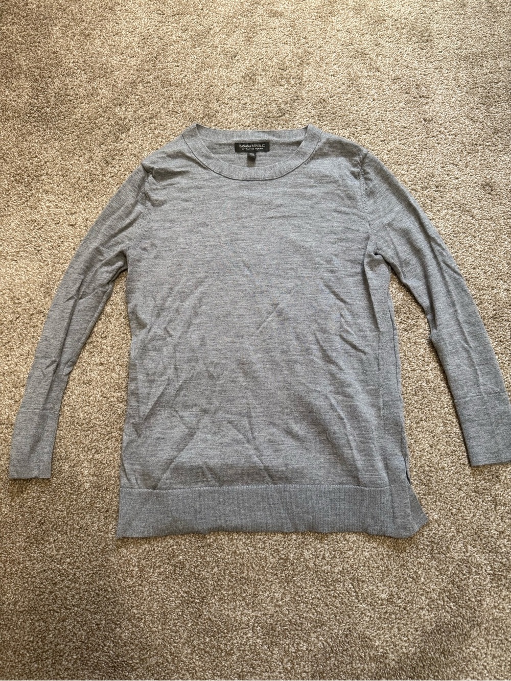 Banana Republic Men's Light Gray Crewneck Sweater